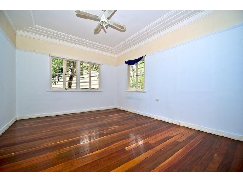 5 Burnett Street, West Ipswich QLD 4305