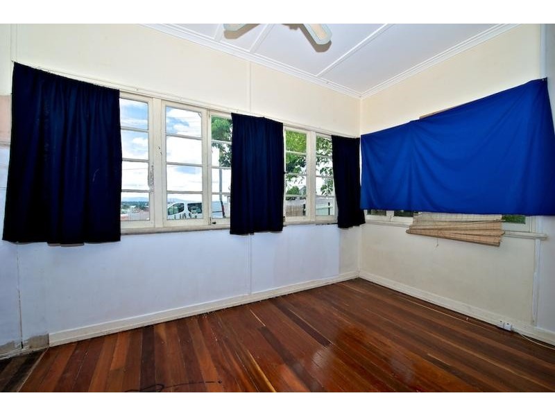 5 Burnett Street, West Ipswich QLD 4305