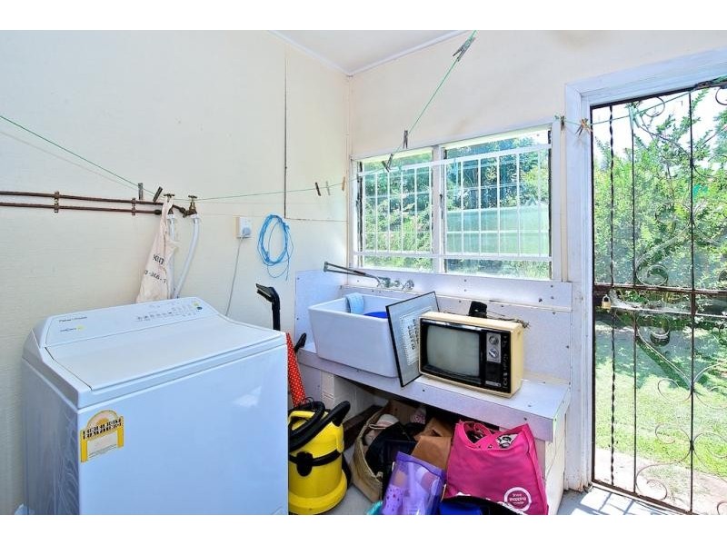 17 Brisbane Road, Redbank QLD 4301