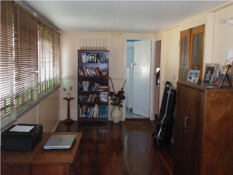 7 Chubb Street, One Mile QLD 4305
