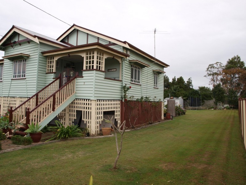 7 Chubb Street, One Mile QLD 4305