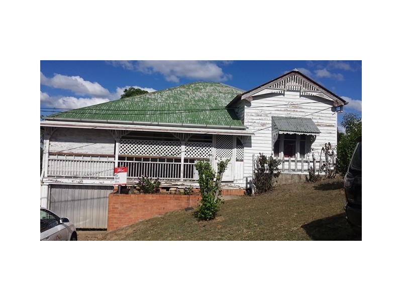 28 Ellenborough Street, Ipswich QLD 4305