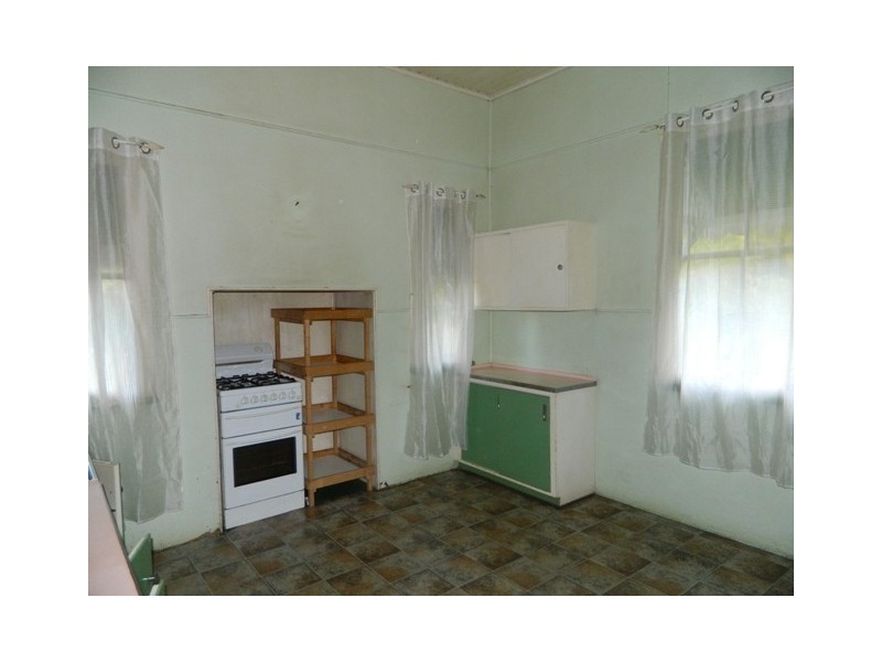 28 Ellenborough Street, Ipswich QLD 4305