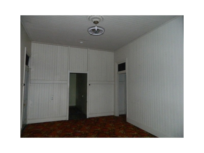 28 Ellenborough Street, Ipswich QLD 4305