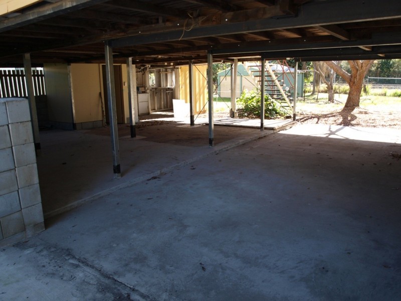 42 Railway Street, Booval QLD 4304