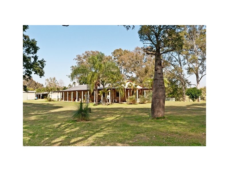 81 Linum Road, Wivenhoe Pocket QLD 4306