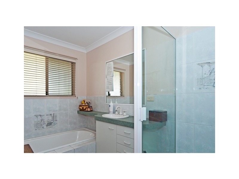 81 Linum Road, Wivenhoe Pocket QLD 4306