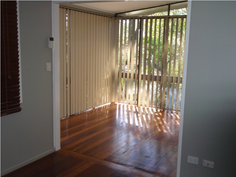 10 Callaghan Street, East Ipswich QLD 4305