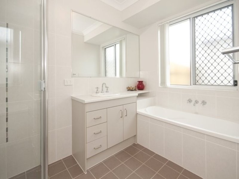 12 Shamrock Court, Chuwar QLD 4306