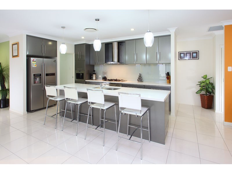 25 Shamrock Court, Chuwar QLD 4306