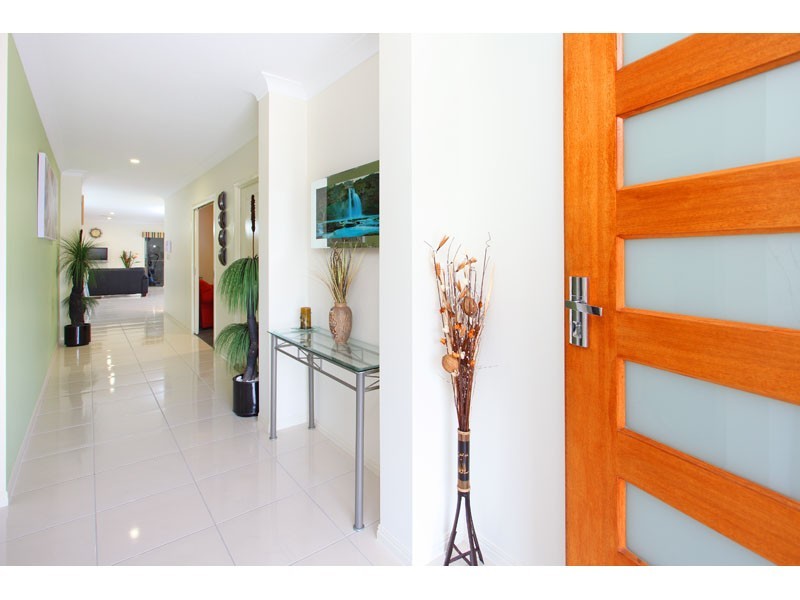 25 Shamrock Court, Chuwar QLD 4306