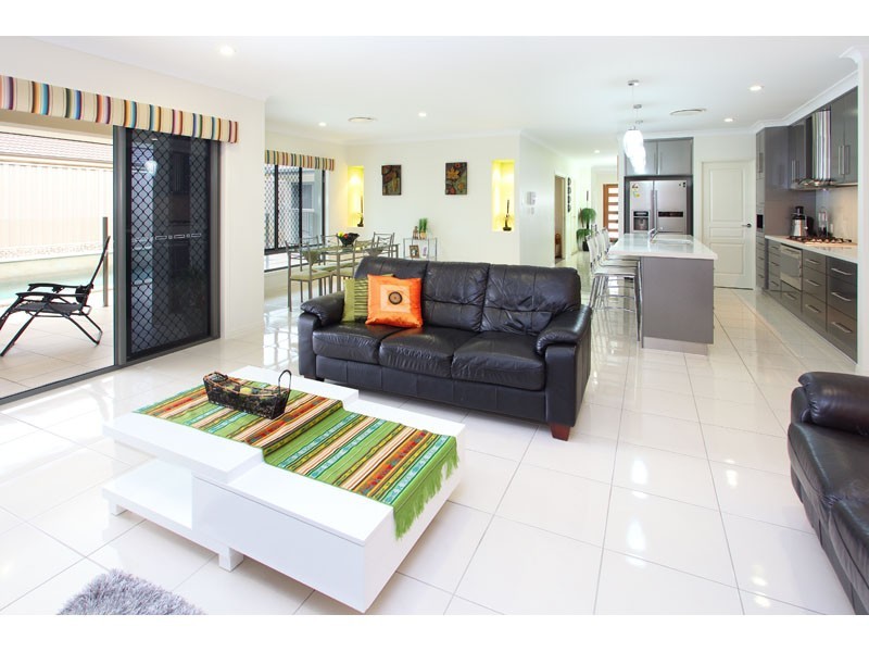 25 Shamrock Court, Chuwar QLD 4306