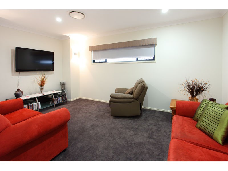 25 Shamrock Court, Chuwar QLD 4306