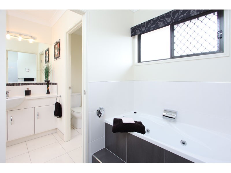 25 Shamrock Court, Chuwar QLD 4306