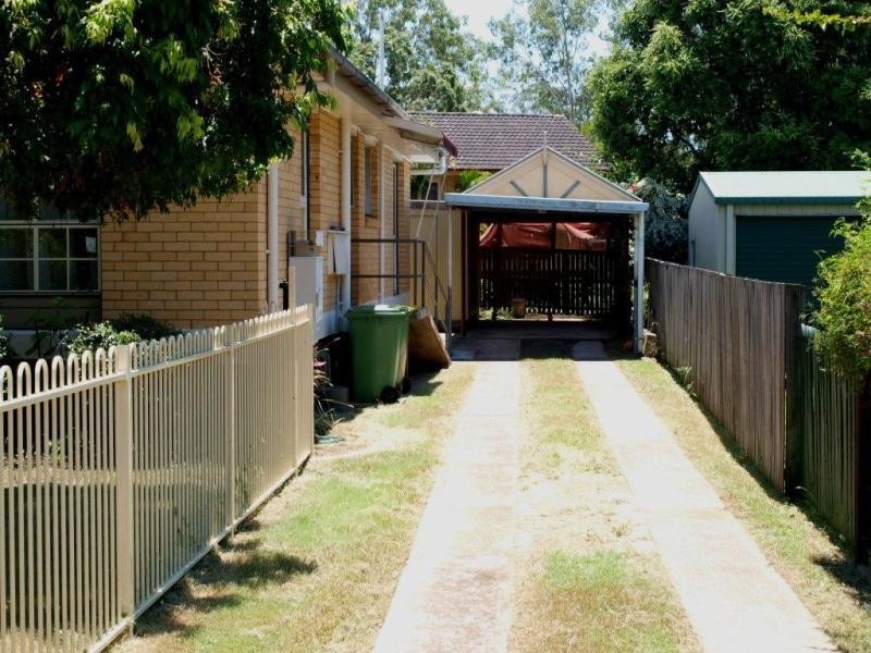 2 Avon Street, Leichhardt QLD 4305