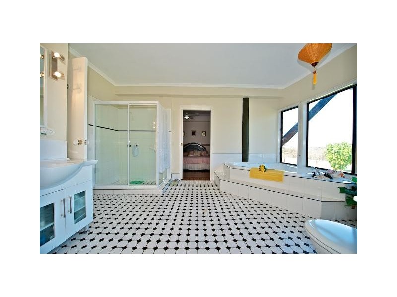 274 Steeleys Rd, Moombra QLD 4312