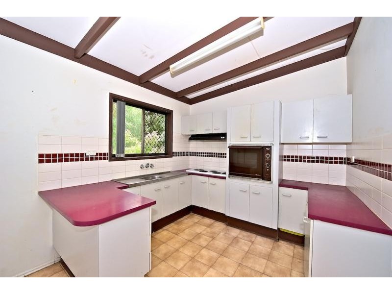 18 Ogilvie St, Bundamba QLD 4304