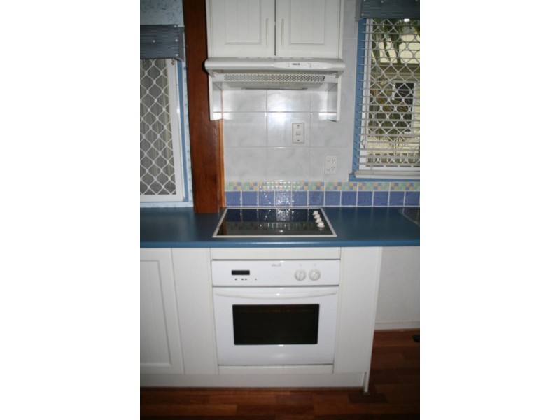 11 Cross St, Raceview QLD 4305