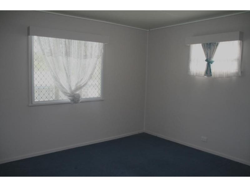 11 Cross St, Raceview QLD 4305
