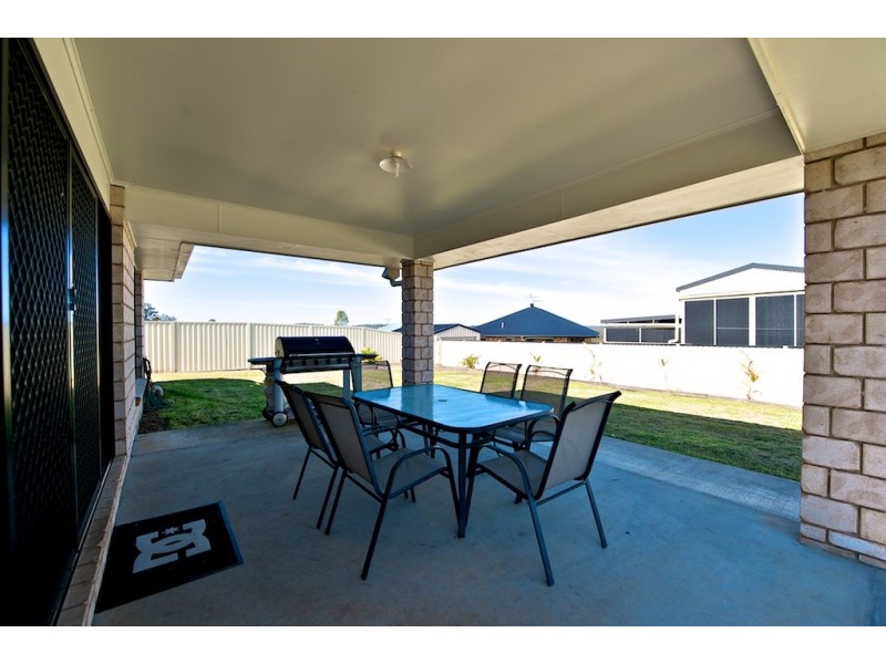 64 Titmarsh Cct, Fernvale QLD 4306