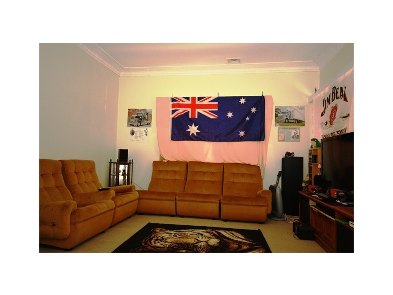 101 Railway Street, Lowood QLD 4311