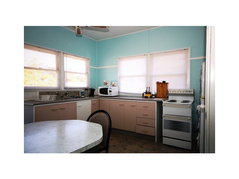 101 Railway Street, Lowood QLD 4311