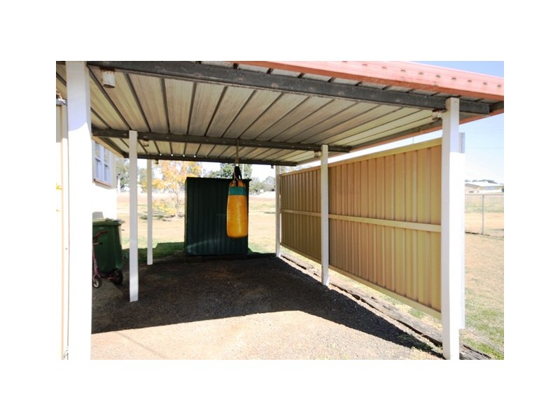 101 Railway Street, Lowood QLD 4311