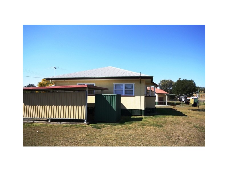 101 Railway Street, Lowood QLD 4311