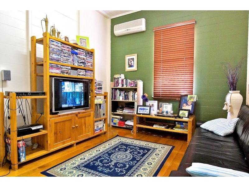 67 Downs Street, North Ipswich QLD 4305