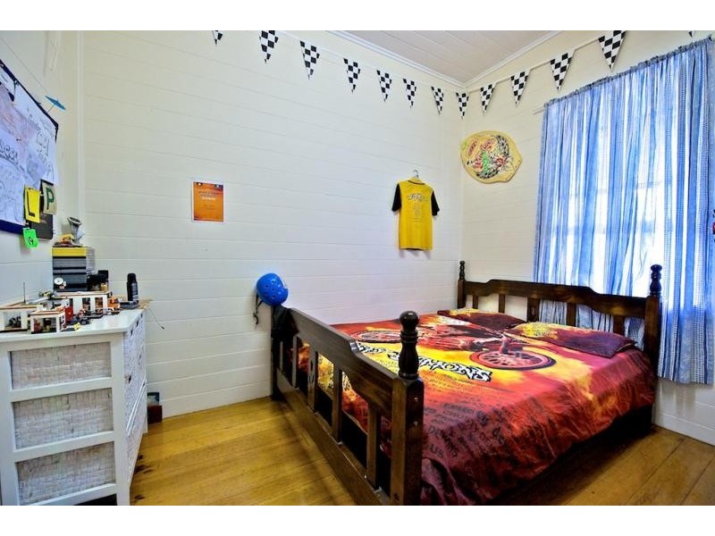 67 Downs Street, North Ipswich QLD 4305