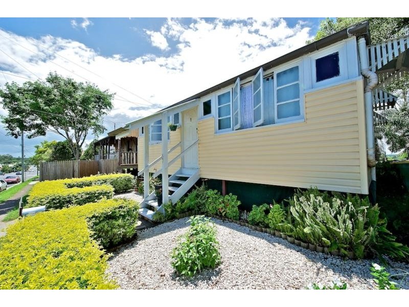 67 Downs Street, North Ipswich QLD 4305