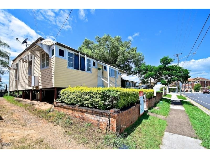 67 Downs Street, North Ipswich QLD 4305