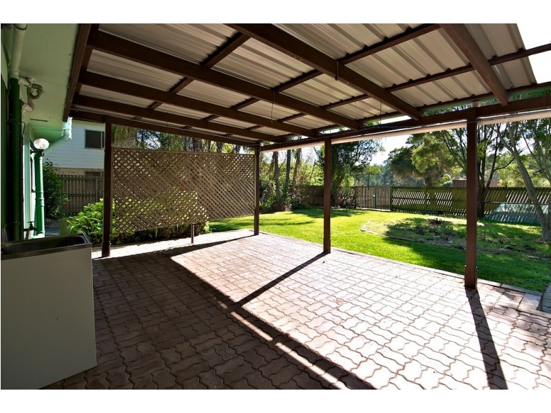 15 Prunda Parade, Raceview QLD 4305