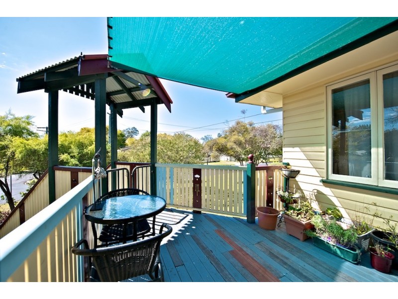 25 Baillieston Street, Leichhardt QLD 4305