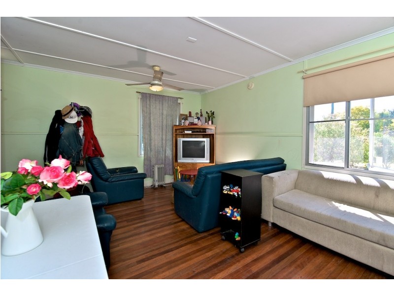 25 Baillieston Street, Leichhardt QLD 4305