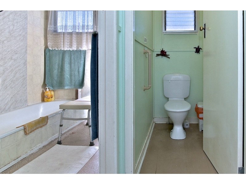 25 Baillieston Street, Leichhardt QLD 4305