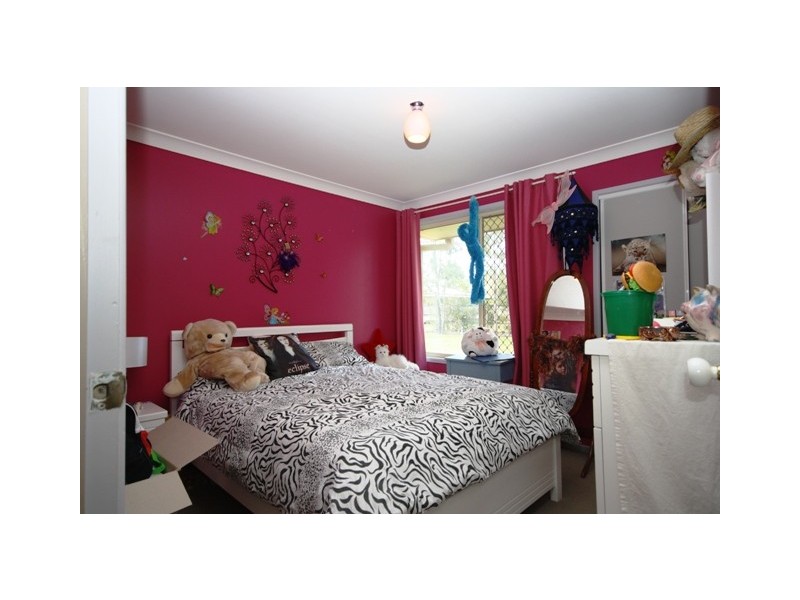 25 Schmidt Rd, Fernvale QLD 4306