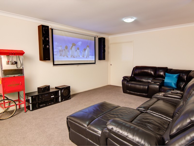 2 Bolingbroke Street, Fernvale QLD 4306