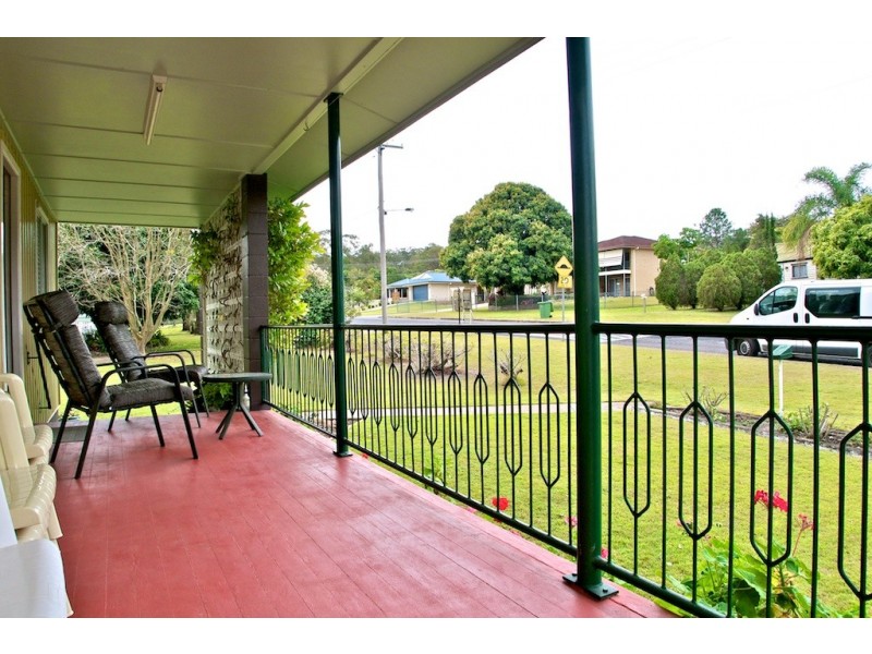 18 Pommer Street, Brassall QLD 4305