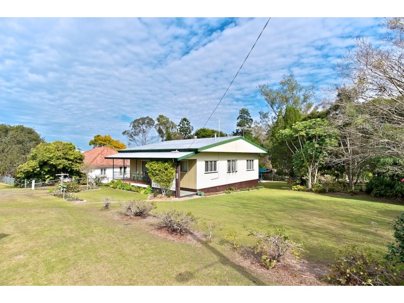 18 Pommer Street, Brassall QLD 4305