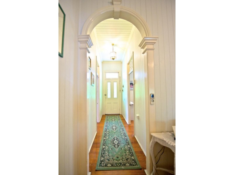 6 Cushing Street, North Ipswich QLD 4305