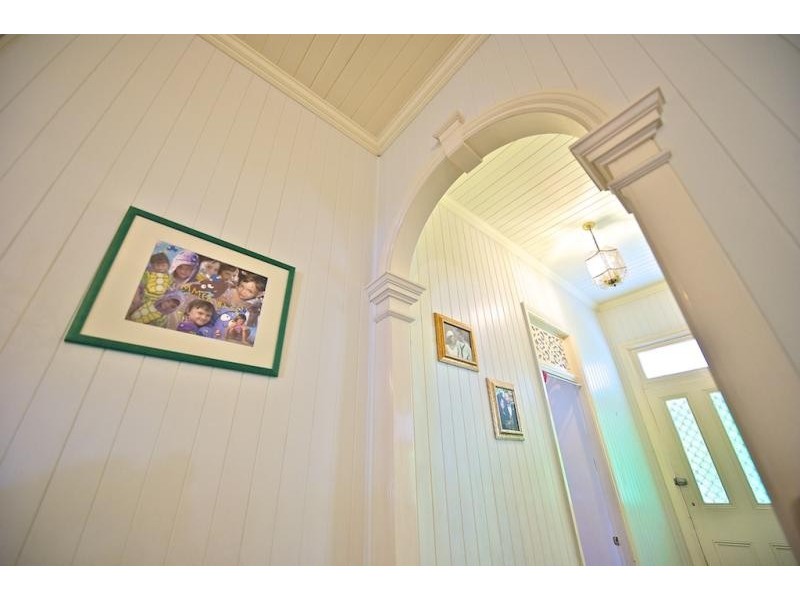 6 Cushing Street, North Ipswich QLD 4305