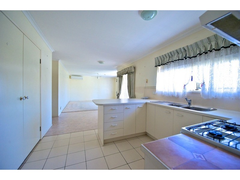Unit 2/112 B Robertson Road, Ipswich QLD 4305