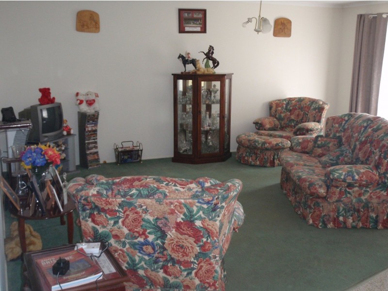 4 Dianthus Place, Flinders View QLD 4305