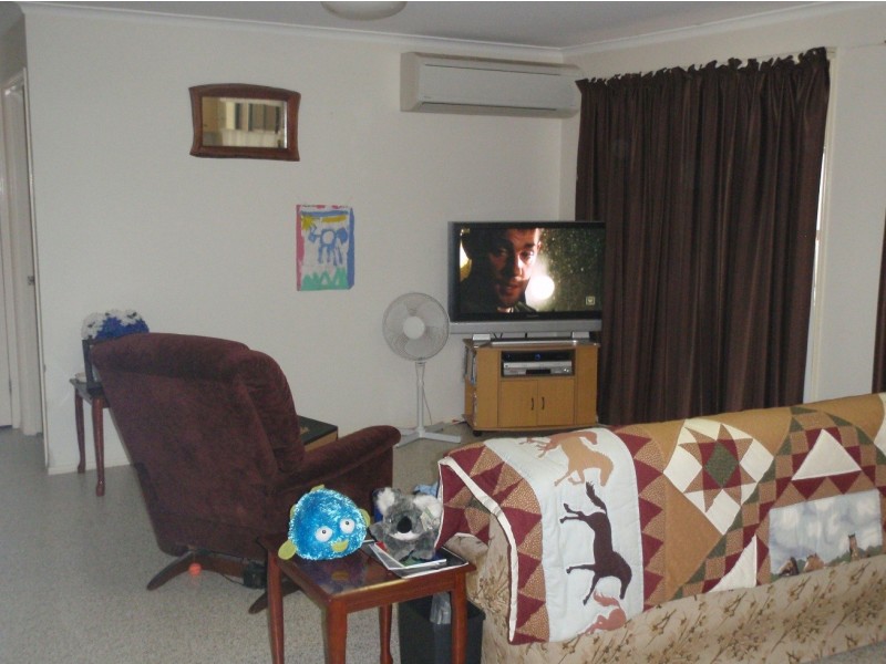 4 Dianthus Place, Flinders View QLD 4305