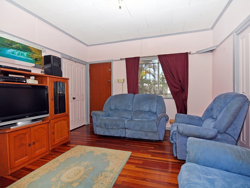 3 Gomer Street, Booval QLD 4304