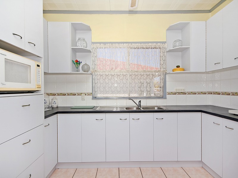 3 Gomer Street, Booval QLD 4304