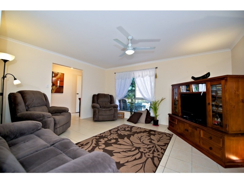 1 Bertrand Ave, Kensington Grove QLD 4341