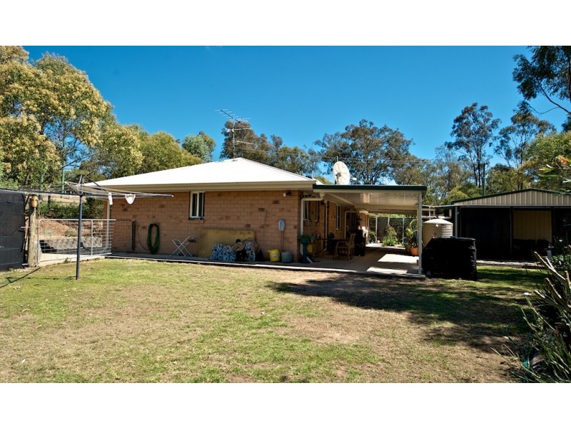 1 Bertrand Ave, Kensington Grove QLD 4341