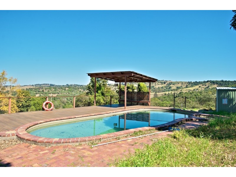 111 Strasburgs Rd, Lark Hill QLD 4306